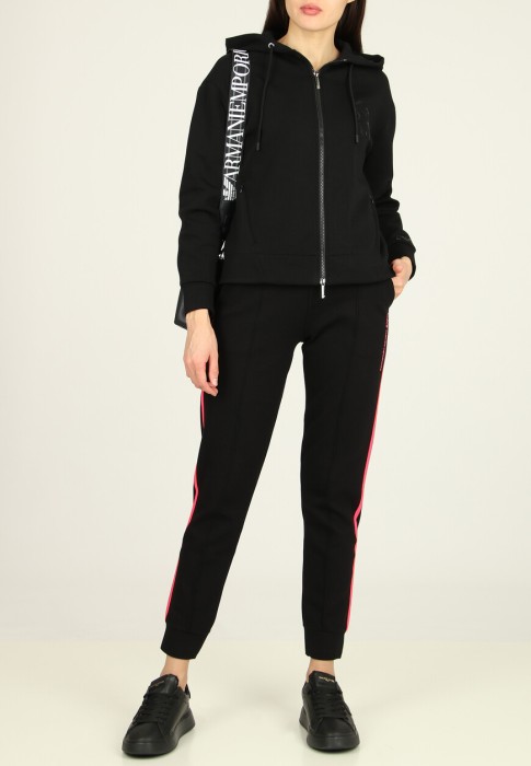 спортивные брюки  по цене 16030 руб вид справа