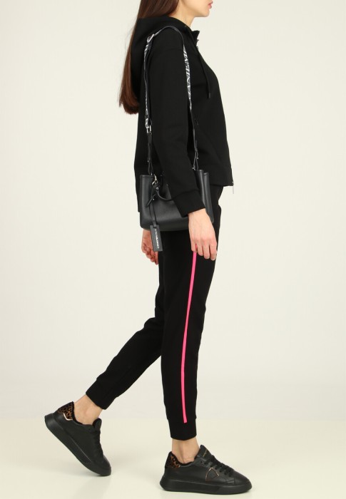 спортивные брюки  из италии вид сбоку