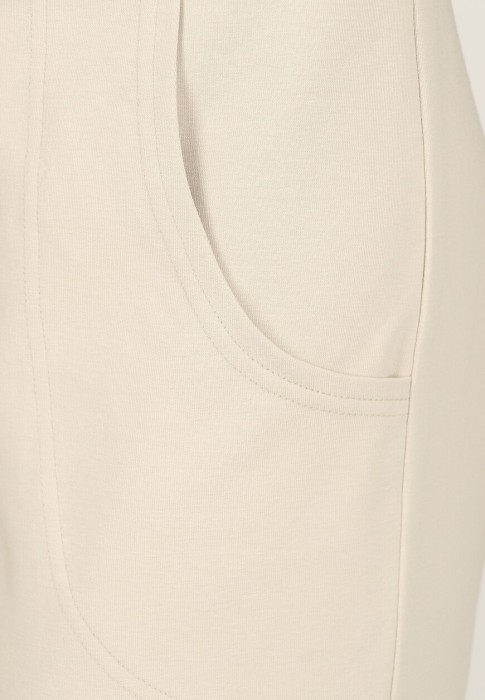 спортивные брюки  из проверенных материалов спереди