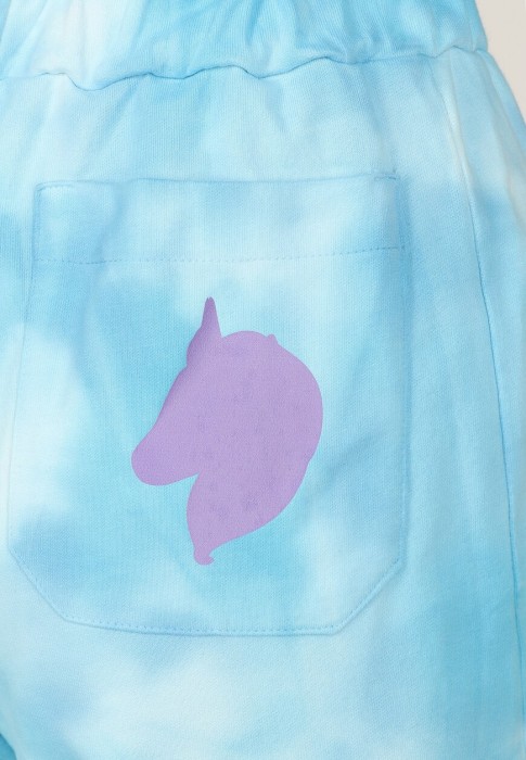 Товар синего цвета с внутренней стороны