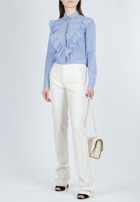 Товар белого цвета с внутренней стороны