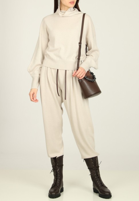 спортивные брюки  из италии вид сбоку