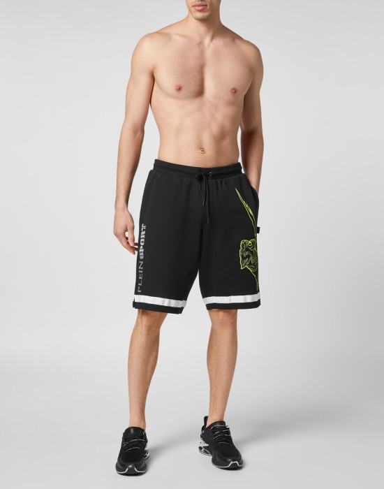 Товар черного цвета с внутренней стороны