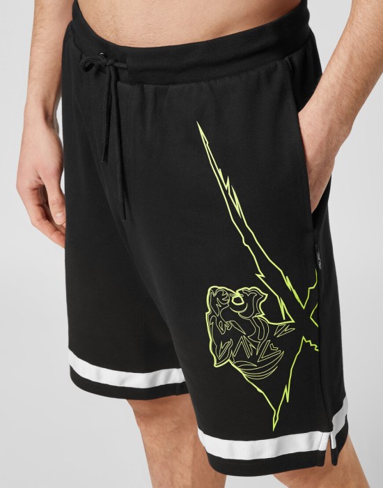 спортивные шорты  из проверенных материалов спереди