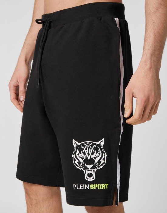 спортивные шорты  из проверенных материалов спереди