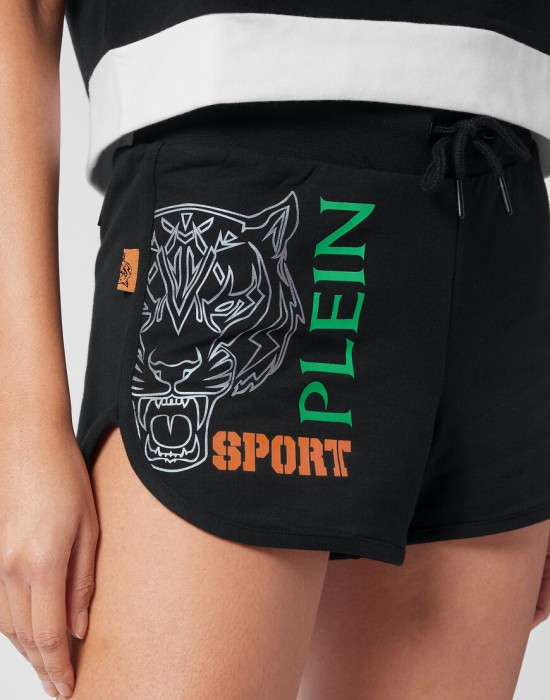 спортивные шорты  из проверенных материалов спереди