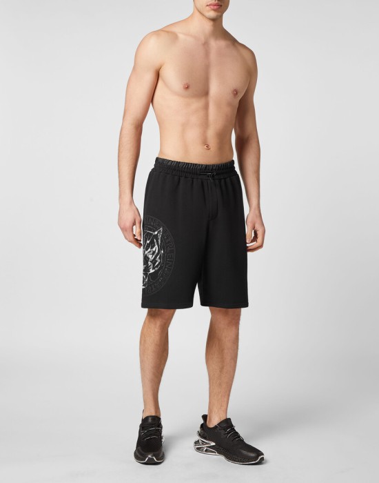 Товар черного цвета с внутренней стороны