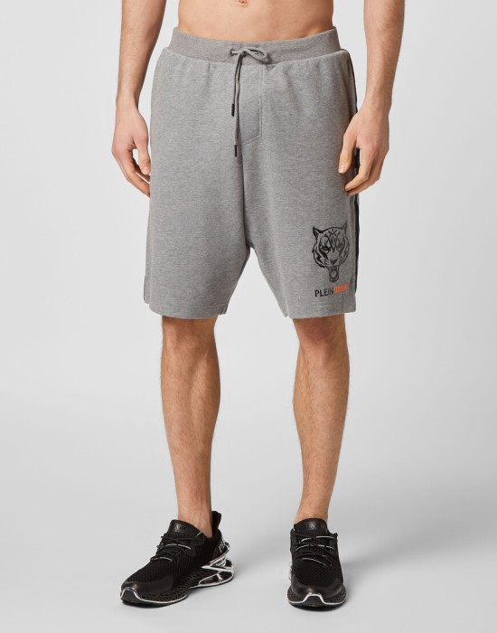 спортивные шорты  от бренда plein sport вид слева