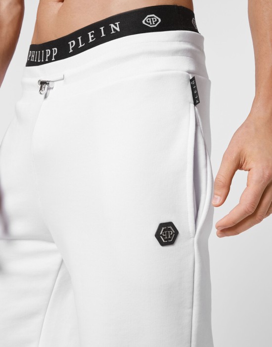 спортивные шорты  из проверенных материалов спереди