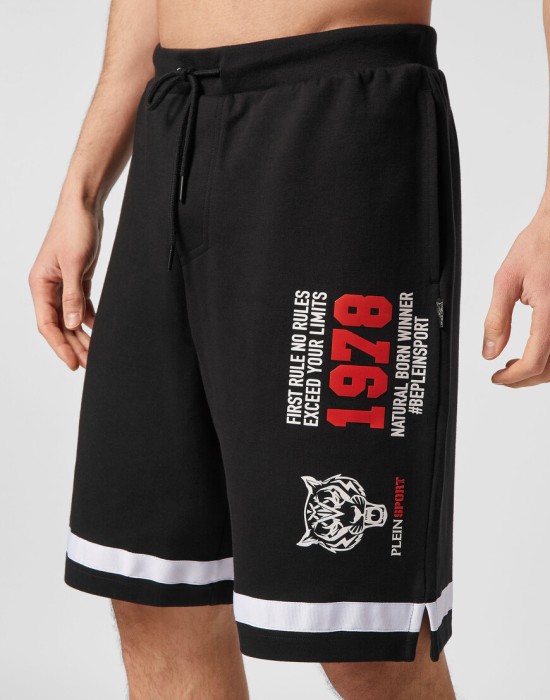 спортивные шорты  из проверенных материалов спереди