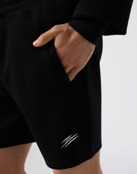 спортивные шорты  из проверенных материалов спереди