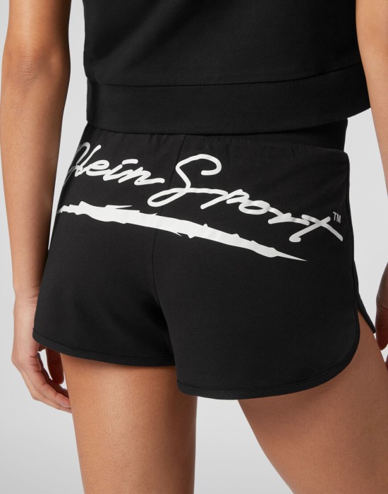 спортивные шорты  из проверенных материалов спереди