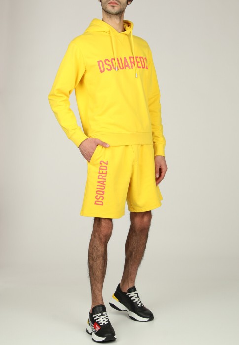 спортивный костюм 2 из италии вид сбоку