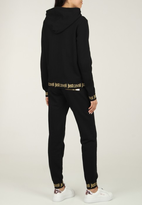 спортивный костюм  из проверенных материалов спереди