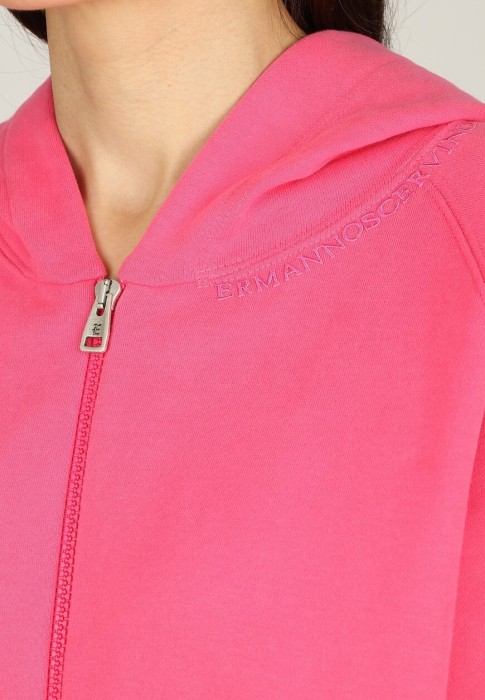 спортивный костюм  из проверенных материалов спереди