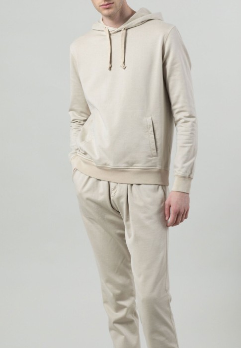 спортивный костюм  из италии вид сбоку