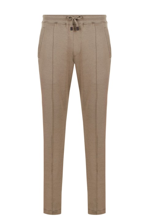 спортивный костюм  по цене 174900 руб вид справа