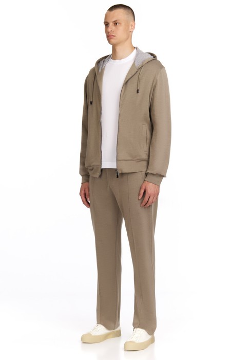 спортивный костюм  из италии вид сбоку