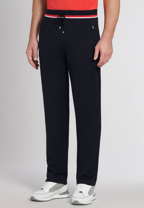 Товар синего цвета с внутренней стороны