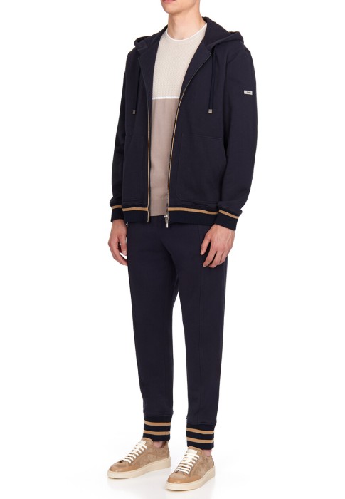 спортивный костюм  из италии вид сбоку