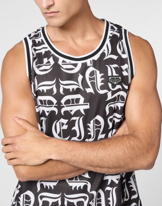 спортивный топ  из америки вид сбоку