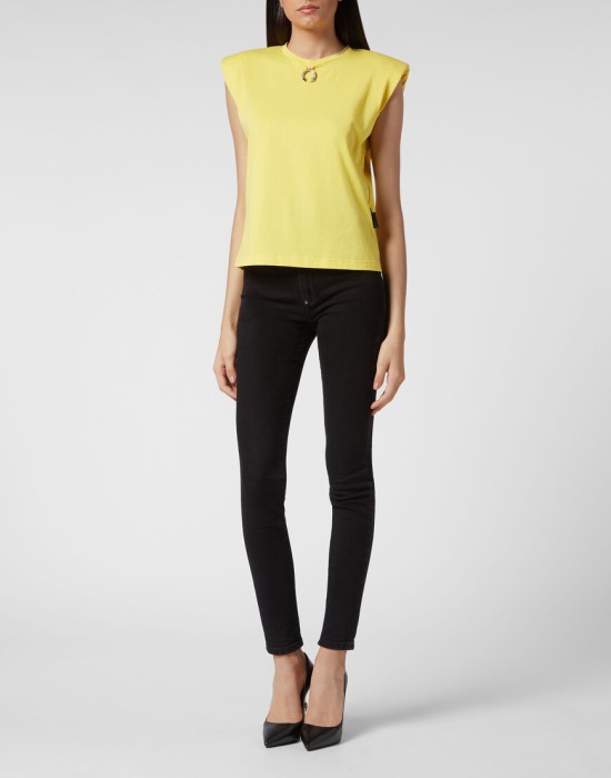 Товар желтого цвета с внутренней стороны