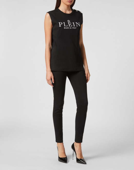 Товар черного цвета с внутренней стороны