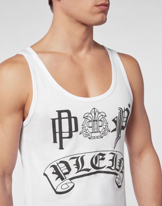 спортивный топ  из проверенных материалов спереди