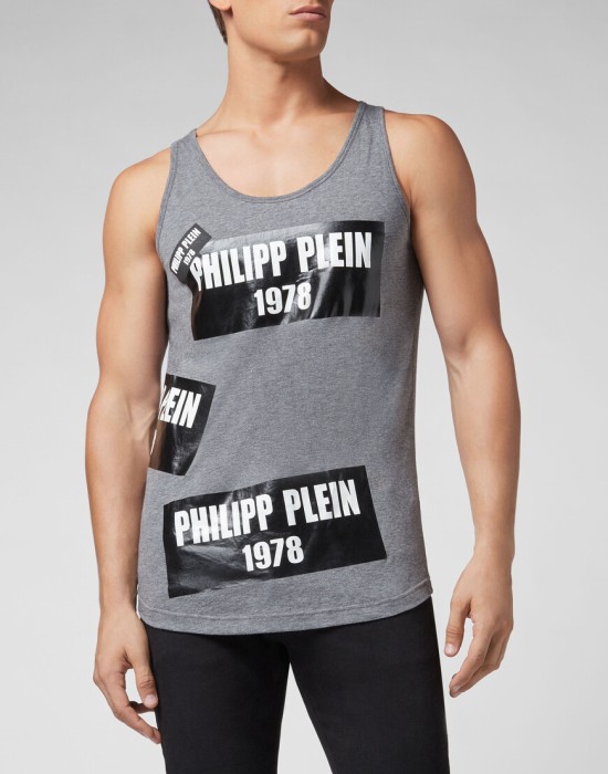 спортивный топ  от бренда philipp plein вид слева