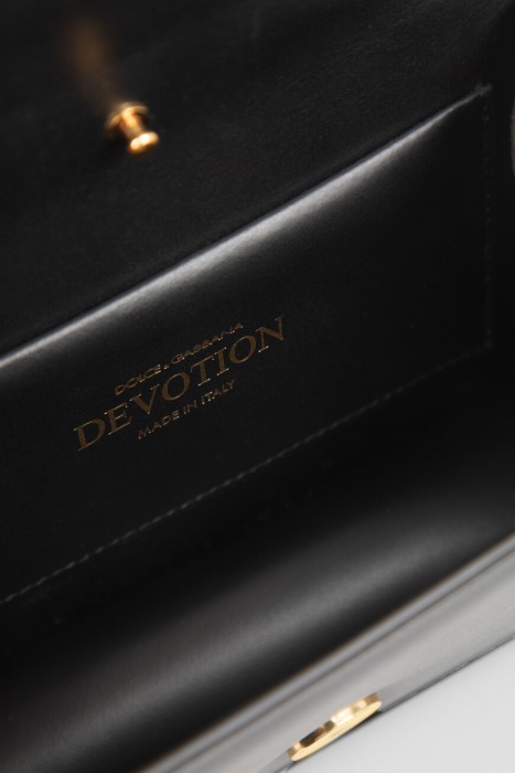 сумка dolce&gabbana модель из линейки devotion универсального стиля с лицевой стороны