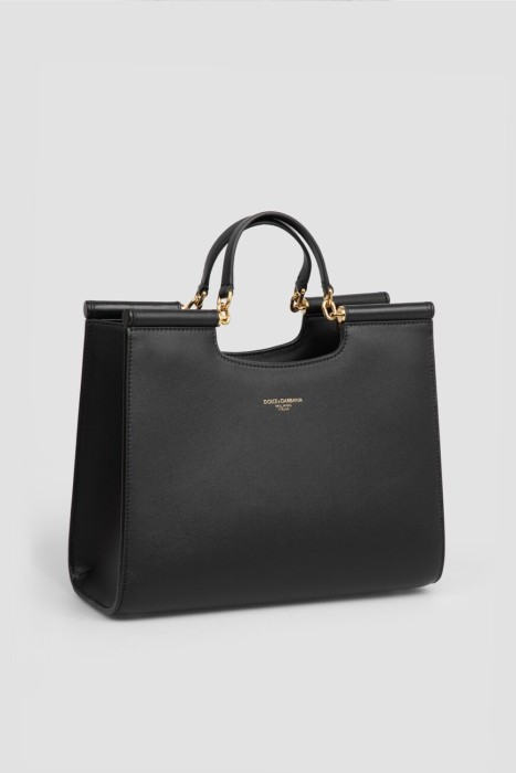 Товар черного цвета с внутренней стороны