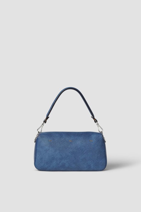 Товар синего цвета с внутренней стороны