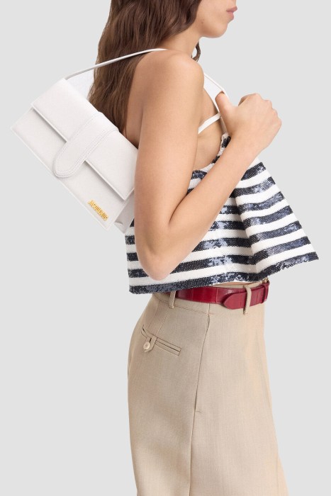 сумка  модель bambino от бренда jacquemus вид слева