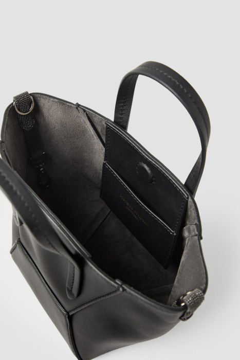 Товар синего цвета с внутренней стороны