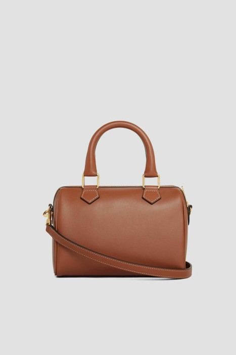 Товар коричневого цвета с внутренней стороны