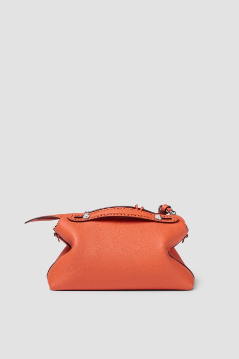 Товар оранжевого цвета с внутренней стороны