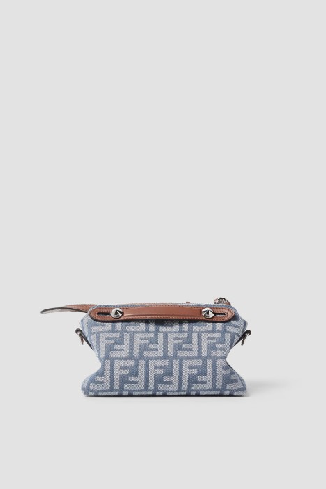 Товар разноцветного цвета с внутренней стороны