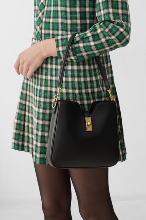 сумка  модель camille из линейки 16 soft от бренда celine вид слева