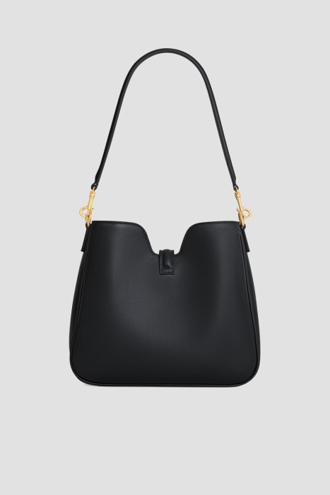 Товар черного цвета с внутренней стороны