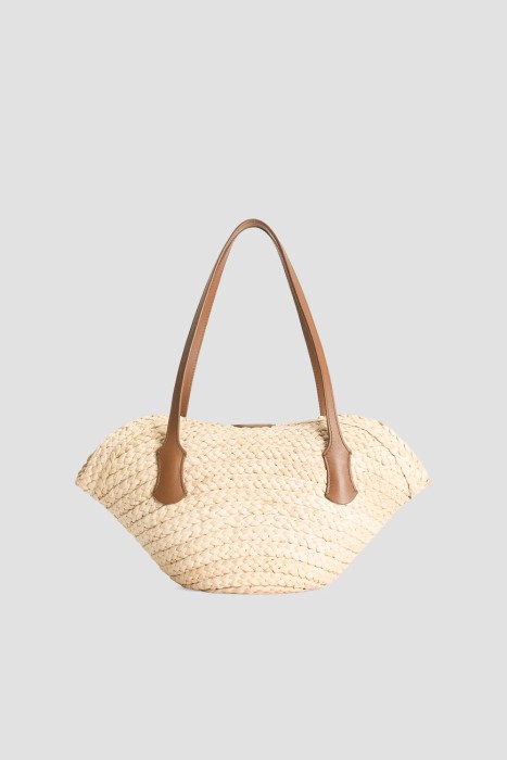 Товар бежевого цвета с внутренней стороны