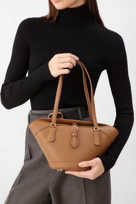 сумка  модель capri по цене 155100 руб вид справа