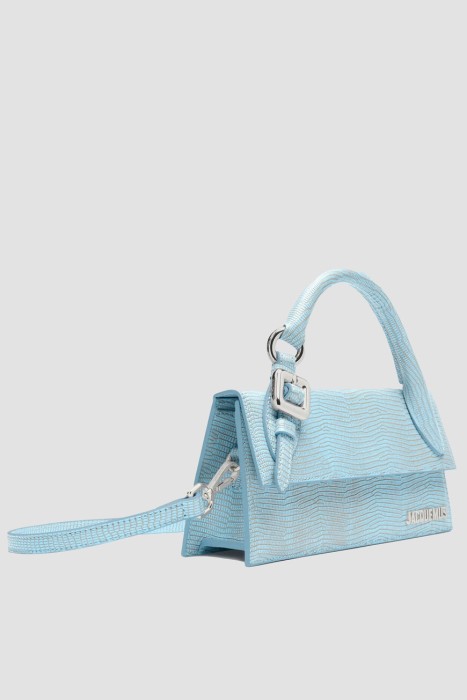 Товар голубого цвета с внутренней стороны