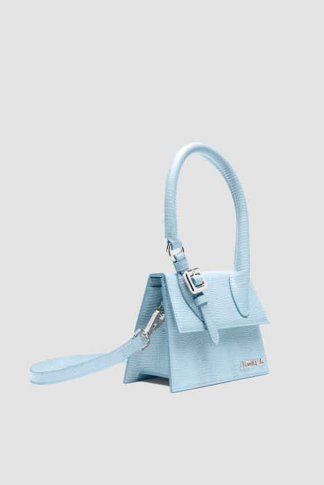 Товар голубого цвета с внутренней стороны