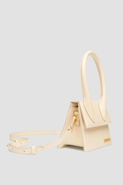 Товар кремового цвета с внутренней стороны