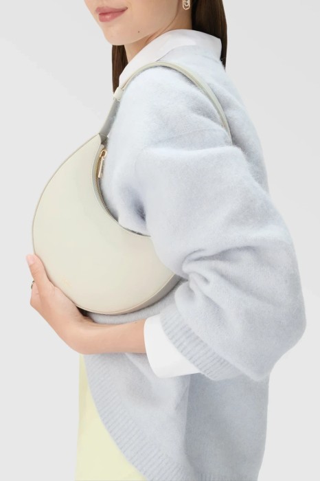 сумка  модель delizia от бренда furla вид слева