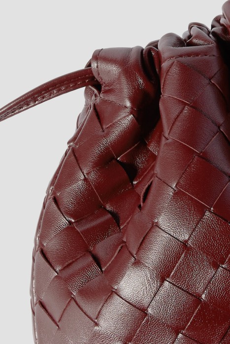 Товар бордового цвета с внутренней стороны