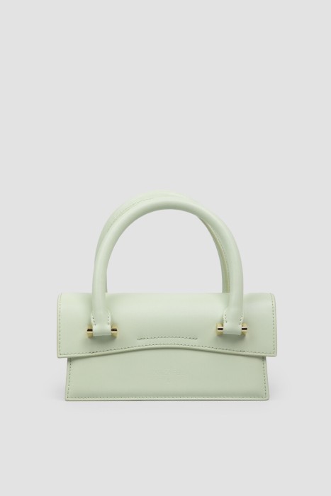 Товар зеленого цвета с внутренней стороны