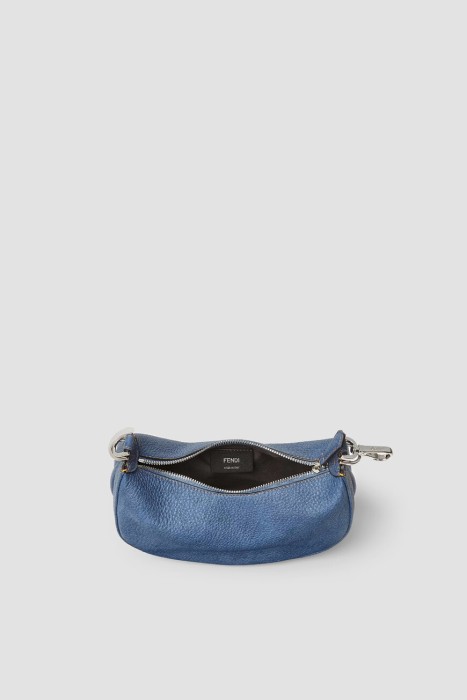 Товар синего цвета с внутренней стороны