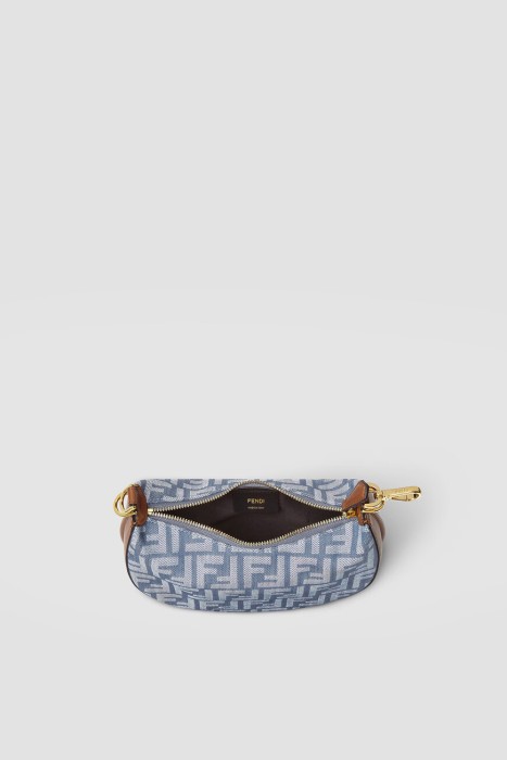 Товар разноцветного цвета с внутренней стороны