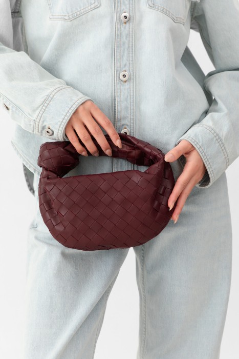 сумка  модель jodie mini от бренда bottega veneta вид слева